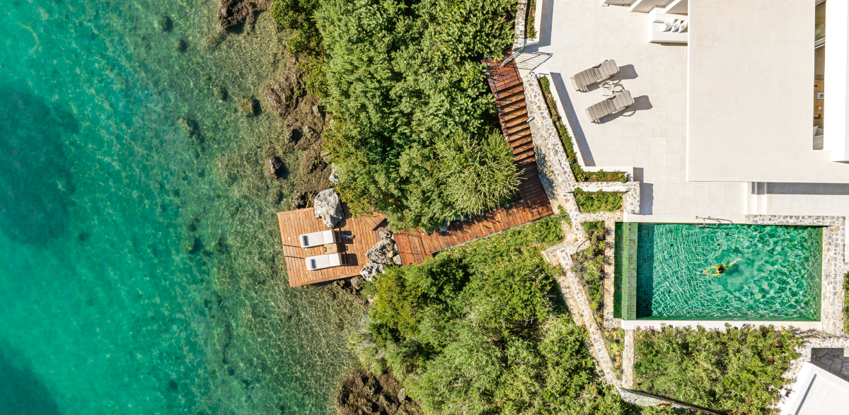 02-emerald-waters-waterfront-two-bedroom-villa-private-pool-corfu